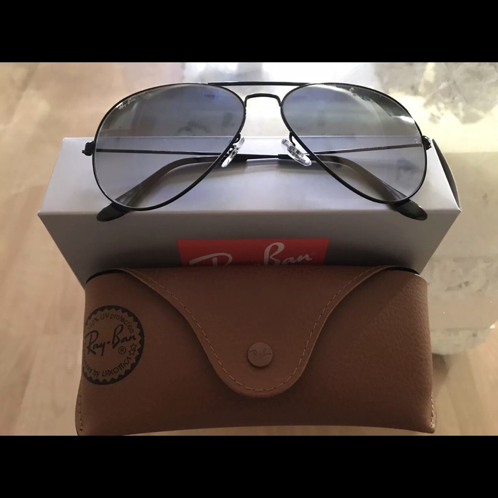 Black Gradient Ray-Bans - Picture 5 of 8
